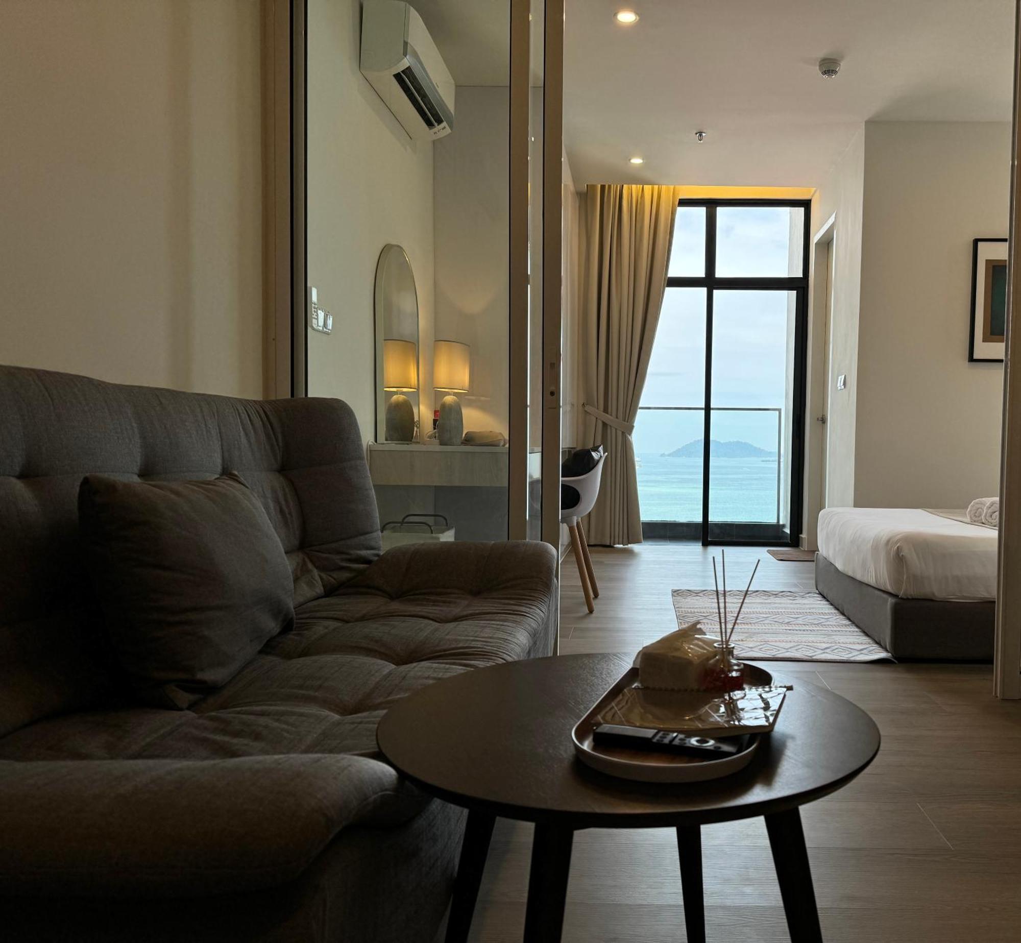The Shore Cbd Kota Kinabalu By Laxzone Suite Екстер'єр фото