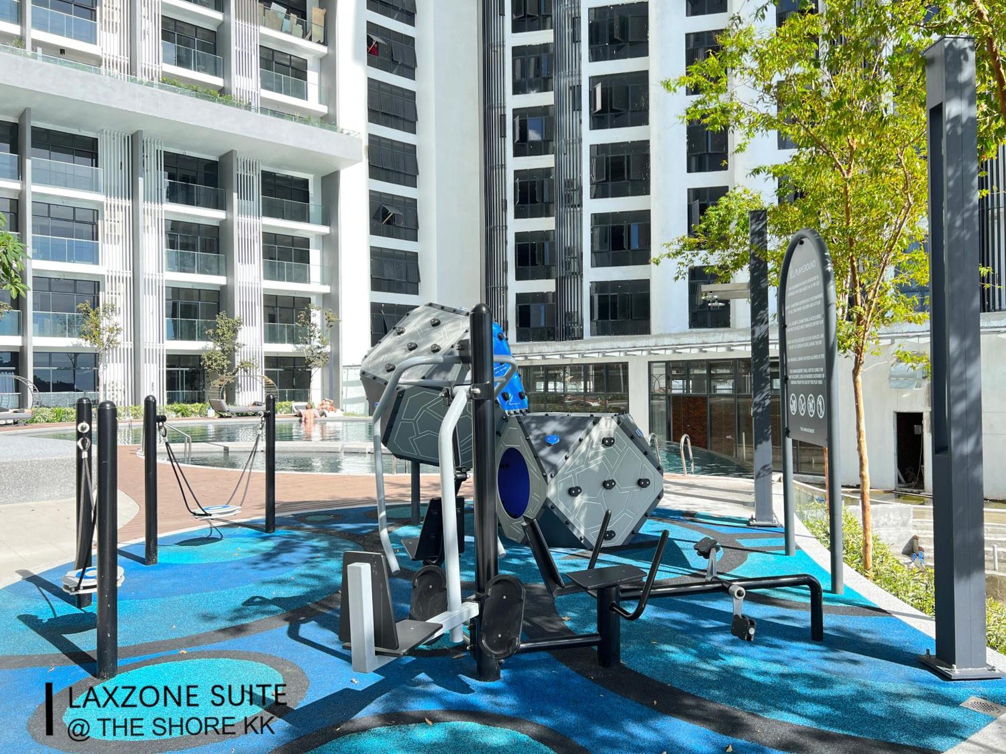 The Shore Cbd Kota Kinabalu By Laxzone Suite Екстер'єр фото