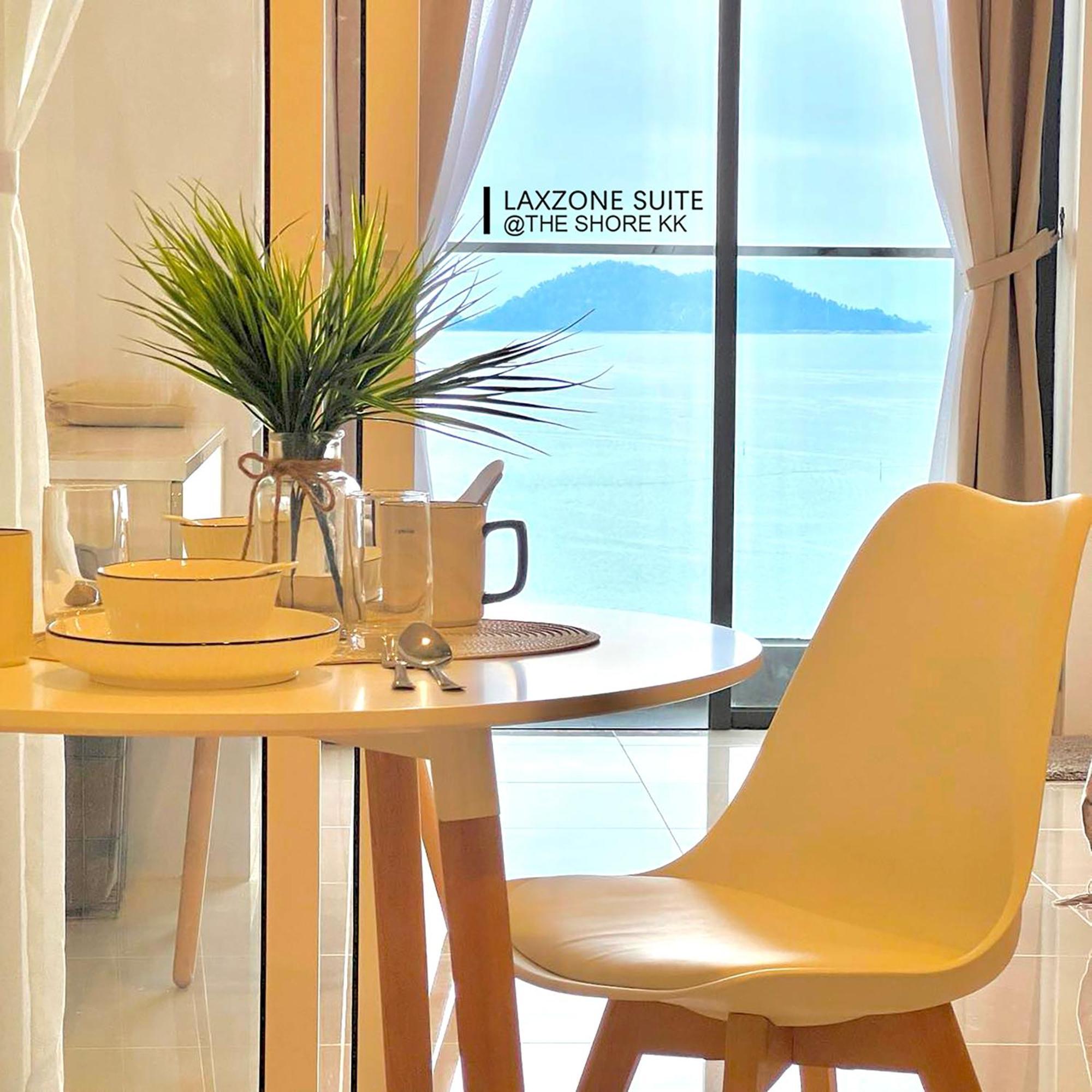 The Shore Cbd Kota Kinabalu By Laxzone Suite Екстер'єр фото