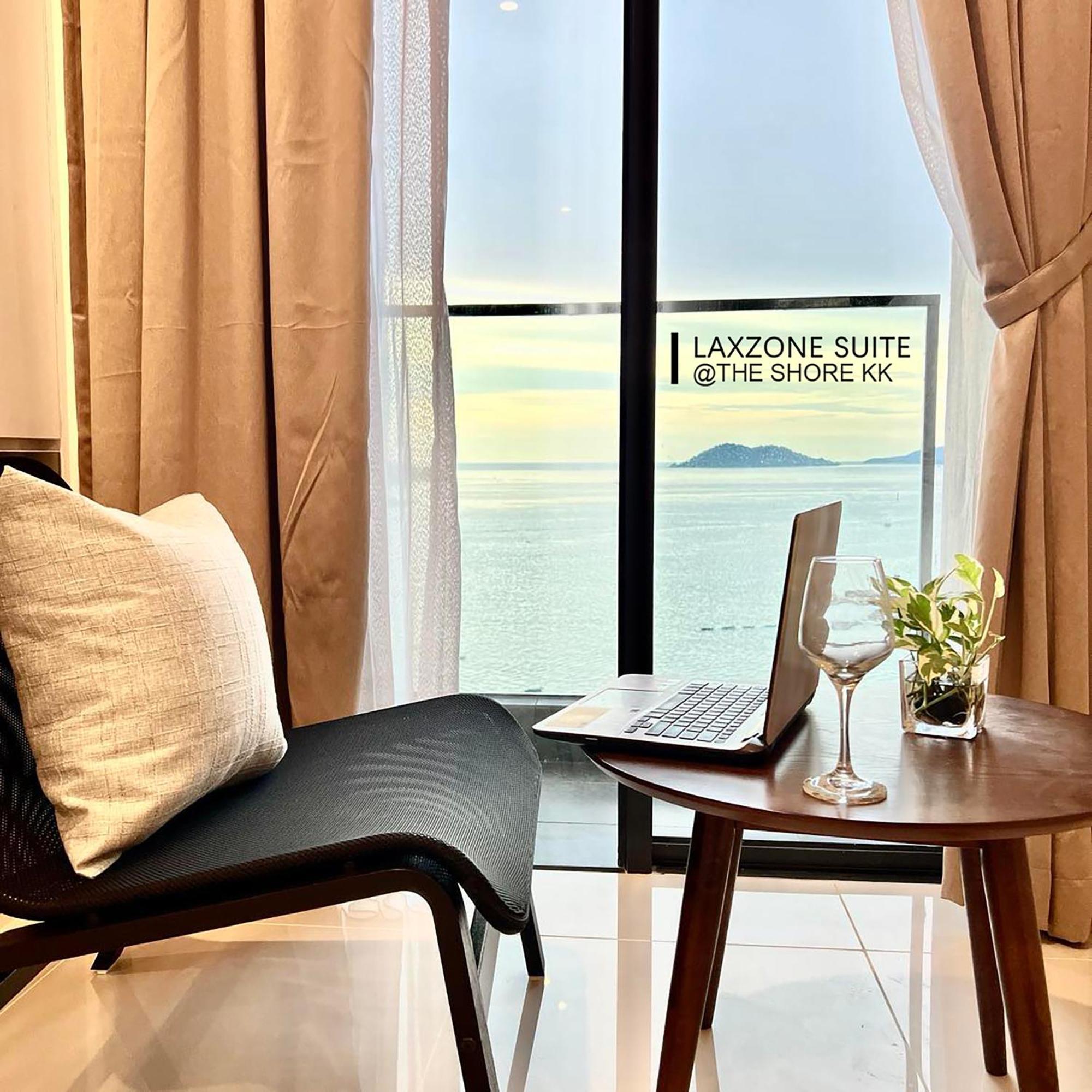 The Shore Cbd Kota Kinabalu By Laxzone Suite Екстер'єр фото
