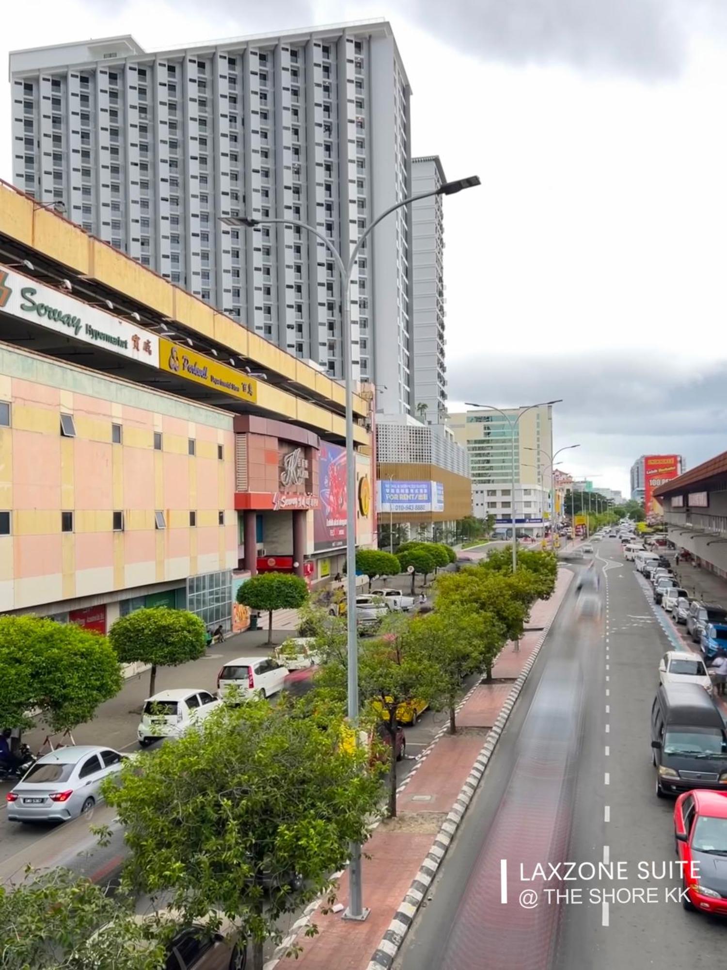 The Shore Cbd Kota Kinabalu By Laxzone Suite Екстер'єр фото