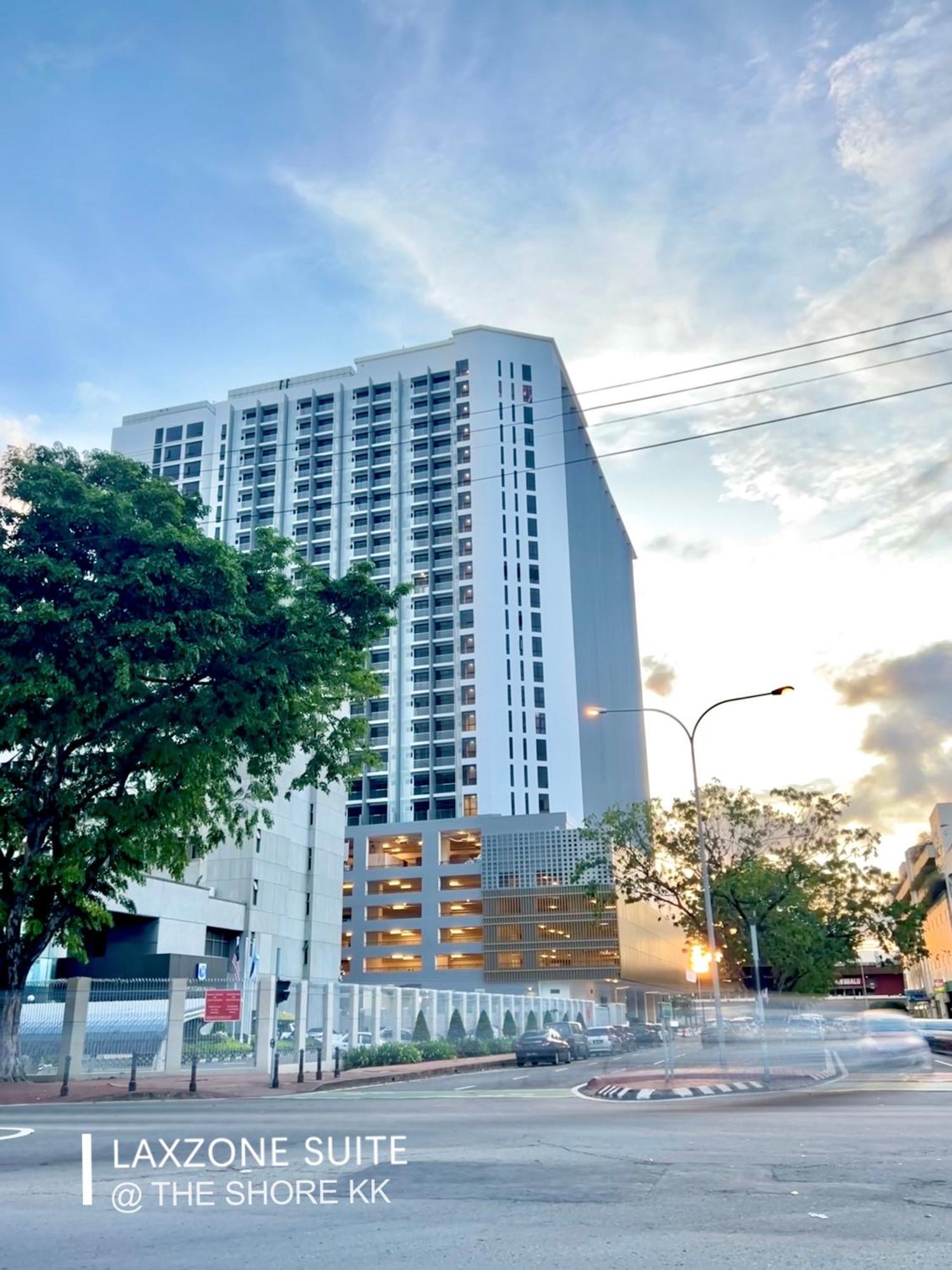 The Shore Cbd Kota Kinabalu By Laxzone Suite Екстер'єр фото