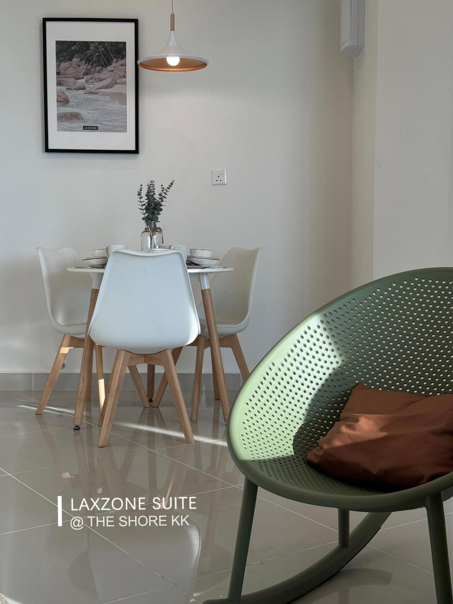 The Shore Cbd Kota Kinabalu By Laxzone Suite Екстер'єр фото