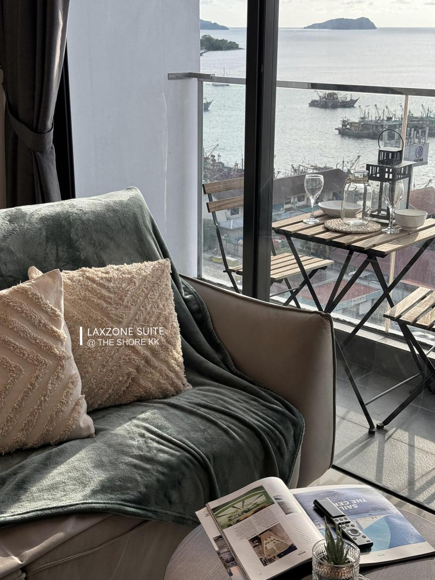 The Shore Cbd Kota Kinabalu By Laxzone Suite Екстер'єр фото