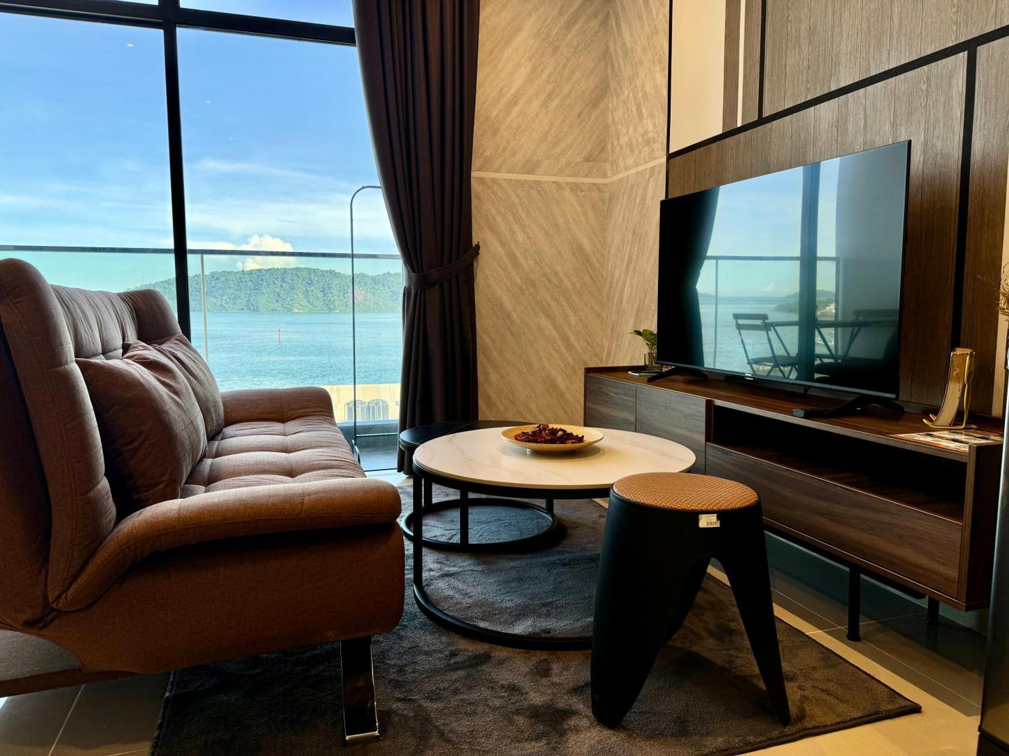 The Shore Cbd Kota Kinabalu By Laxzone Suite Екстер'єр фото