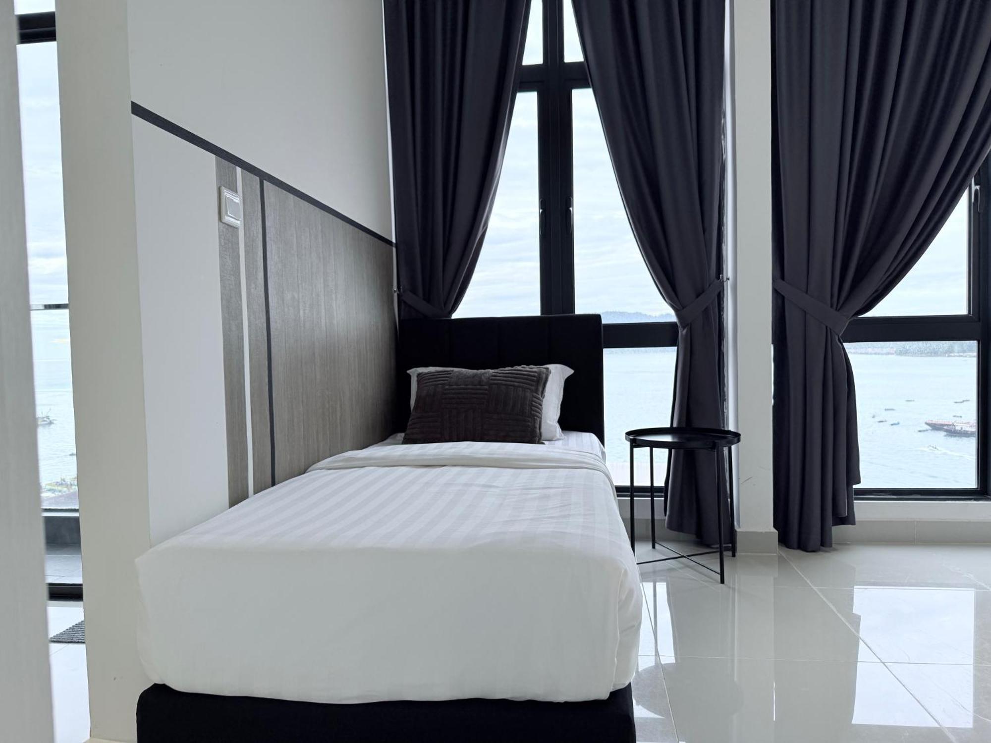 The Shore Cbd Kota Kinabalu By Laxzone Suite Екстер'єр фото