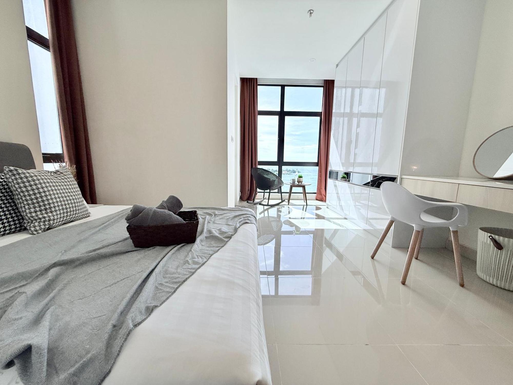 The Shore Cbd Kota Kinabalu By Laxzone Suite Екстер'єр фото