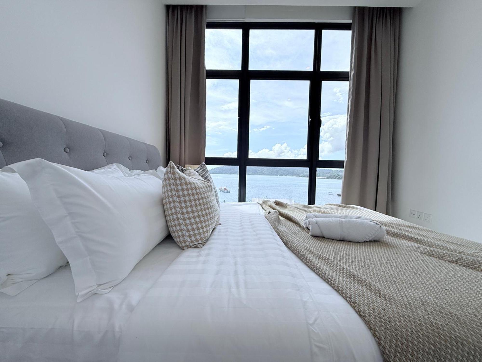 The Shore Cbd Kota Kinabalu By Laxzone Suite Екстер'єр фото